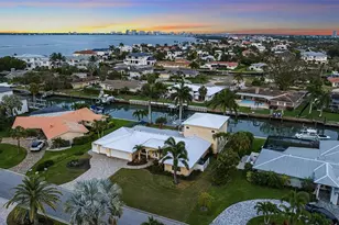 524 Hornblower Ln, Longboat Key, FL 34228 - Photo 1