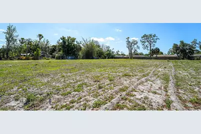 2424 Ashton Road, Sarasota, FL 34231 - Photo 2