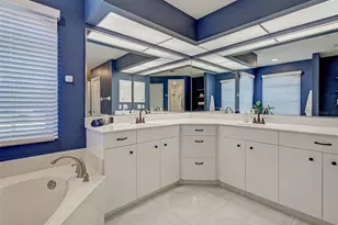 1303 E Gate Dr, Venice, FL 34285 - Photo 36