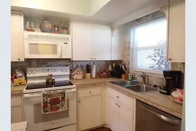 670 Park Circle, Bradenton, FL 34207 - Photo 2