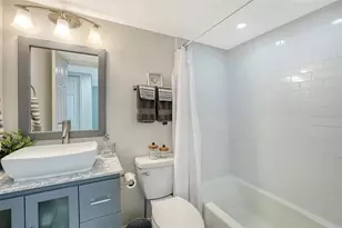 1100 Imperial Dr, Sarasota, FL 34236 - Photo 20