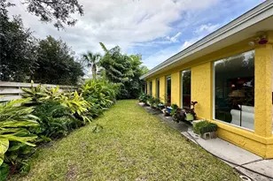 1883 Riviera Cir, Sarasota, FL 34232 - Photo 40