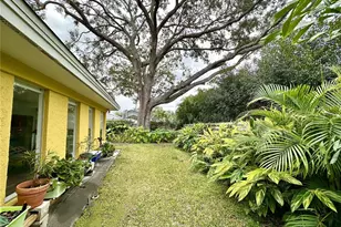 1883 Riviera Cir, Sarasota, FL 34232 - Photo 6