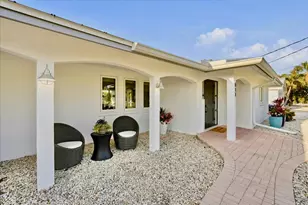 617 Dundee Ln, Holmes Beach, FL 34217 - Photo 8