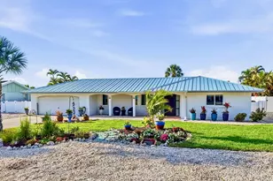 617 Dundee Ln, Holmes Beach, FL 34217 - Photo 6