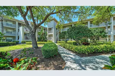 9330 Clubside Circle #3202, Sarasota, FL 34238 - Photo 4