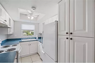 2802 Swifton Drive #V102, Sarasota, FL 34231 - Photo 8