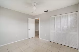 2802 Swifton Dr, Sarasota, FL 34231 - Photo 18