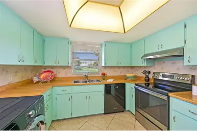 4603 Lexington Circle, Bradenton, FL 34210 - Photo 10