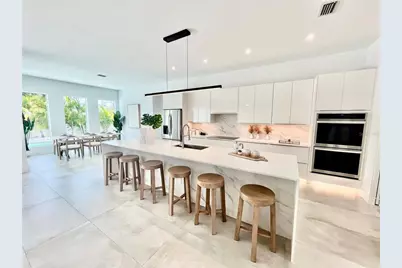 2532 Fruit Tree Drive, Sarasota, FL 34239 - Photo 8