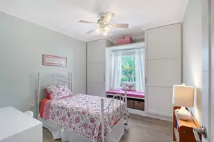 1738 Siesta Dr, Sarasota, FL 34239 - Photo 30