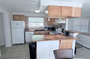 3219 Cambridge Dr, Sarasota, FL 34232 - Photo 8