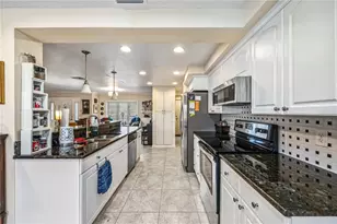 816 S Gondola Dr, Venice, FL 34293 - Photo 2