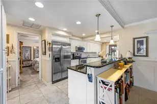 816 S Gondola Dr, Venice, FL 34293 - Photo 10