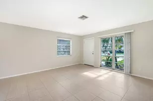2121 Pueblo Cir, Sarasota, FL 34231 - Photo 8