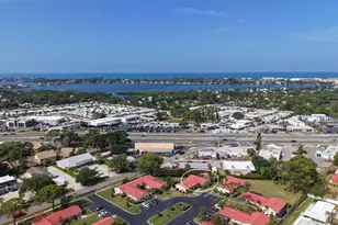 2121 Pueblo Cir, Sarasota, FL 34231 - Photo 46