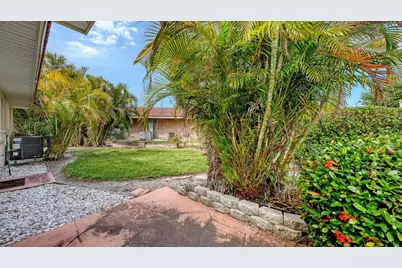 2121 Pueblo Circle #V6, Sarasota, FL 34231 - Photo 38