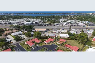 2121 Pueblo Circle #V6, Sarasota, FL 34231 - Photo 4