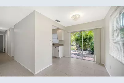 2121 Pueblo Circle #V6, Sarasota, FL 34231 - Photo 12