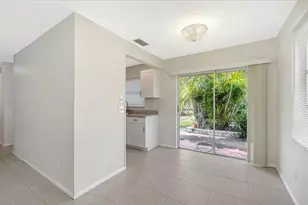 2121 Pueblo Cir, Sarasota, FL 34231 - Photo 12