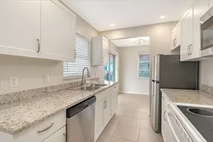 2121 Pueblo Cir, Sarasota, FL 34231 - Photo 16