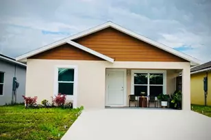 1434 Las Villas Blvd, Sebring, FL 33870 - Photo 1