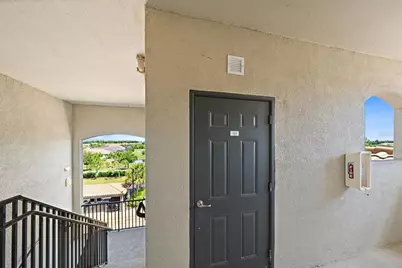 17006 Vardon Terrace #401, Bradenton, FL 34211 - Photo 4