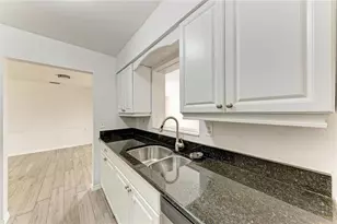 2544 Orsova Way, Sarasota, FL 34231 - Photo 10