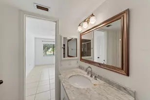 5735 Gardens Dr, Sarasota, FL 34243 - Photo 30