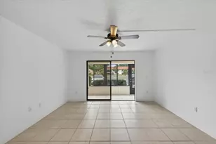 5735 Gardens Dr, Sarasota, FL 34243 - Photo 14