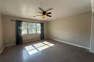 915 14th St E, Bradenton, FL 34208 - Photo 2