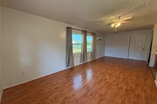915 14th St E, Bradenton, FL 34208 - Photo 12