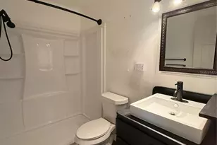 2402 9th St E, Bradenton, FL 34208 - Photo 12