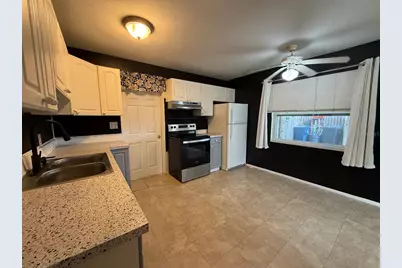 2402 9th Street E, Bradenton, FL 34208 - Photo 8