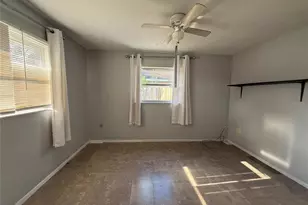 2402 9th St E, Bradenton, FL 34208 - Photo 14