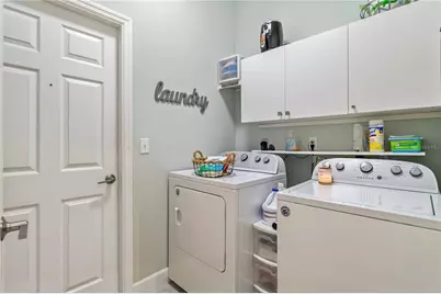 3724 71st Terrace E, Sarasota, FL 34243 - Photo 10