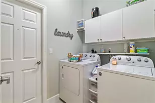 3724 71st Terrace E, Sarasota, FL 34243 - Photo 10