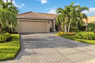 3724 71st Terrace E, Sarasota, FL 34243 - Photo 2