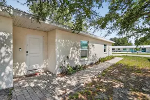 2011 Outer Dr, Sarasota, FL 34231 - Photo 2
