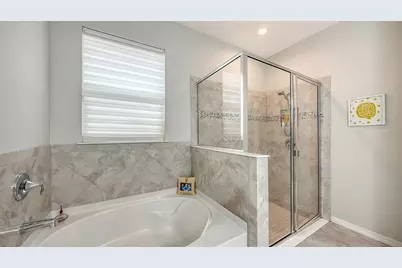 2858 Oriole Drive, Sarasota, FL 34243 - Photo 18