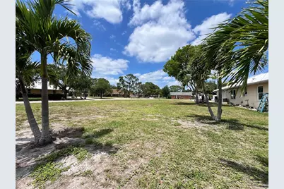 2213 10th Street W, Palmetto, FL 34221 - Photo 6