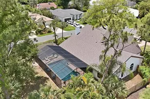 4689 Pine Harrier Dr, Sarasota, FL 34231 - Photo 4