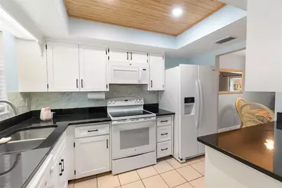 676 Park Circle, Bradenton, FL 34207 - Photo 4