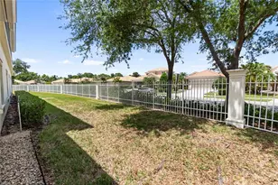 7343 Fountain Palm Cir, Bradenton, FL 34203 - Photo 8
