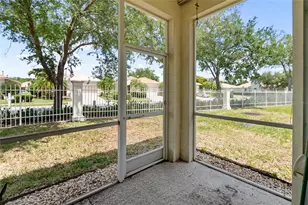 7343 Fountain Palm Cir, Bradenton, FL 34203 - Photo 10
