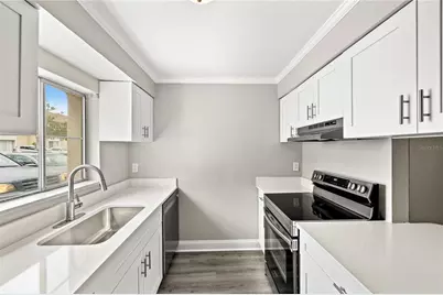 2717 Hidden Lake Boulevard #B, Sarasota, FL 34237 - Photo 6