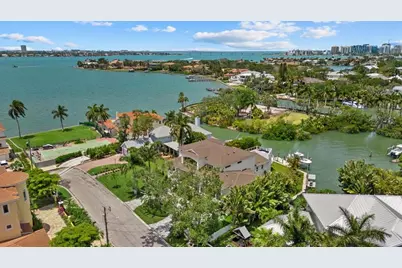 1525 Mallard Lane, Sarasota, FL 34239 - Photo 4