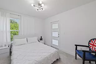 2587 Temple St, Sarasota, FL 34239 - Photo 20