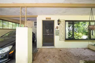 2742 S East Ave, Sarasota, FL 34239 - Photo 4