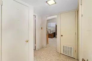 2742 S East Ave, Sarasota, FL 34239 - Photo 20